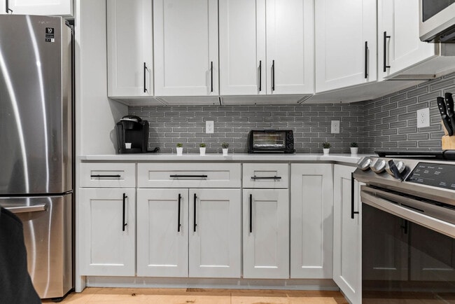 Building Photo - 1011 Bennington St