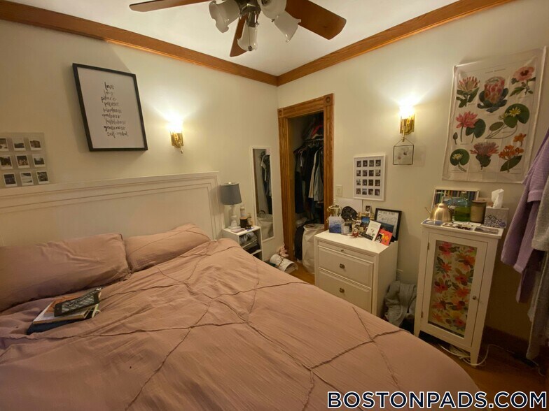 Building Photo - 61 Anderson St