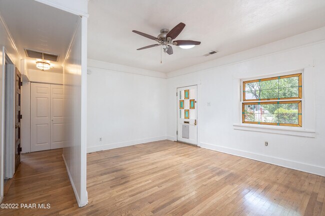 Building Photo - 331 N Mt Vernon Ave