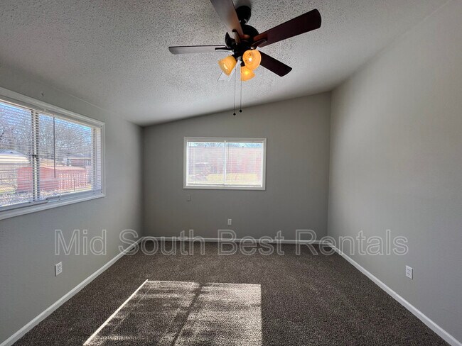 Building Photo - 481 Tuton Cove