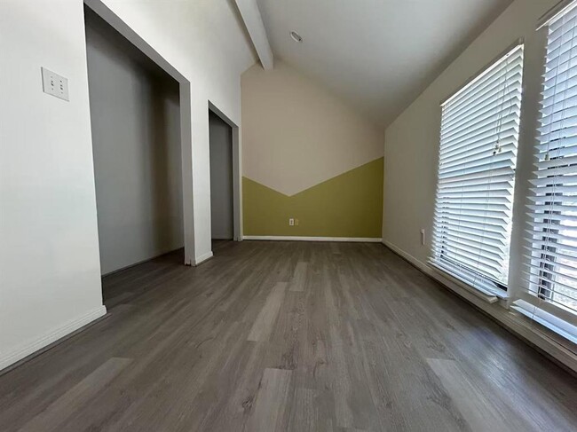 Building Photo - 4144 Greystone Way