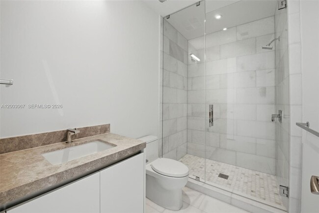 Building Photo - 175 SE 25th Rd