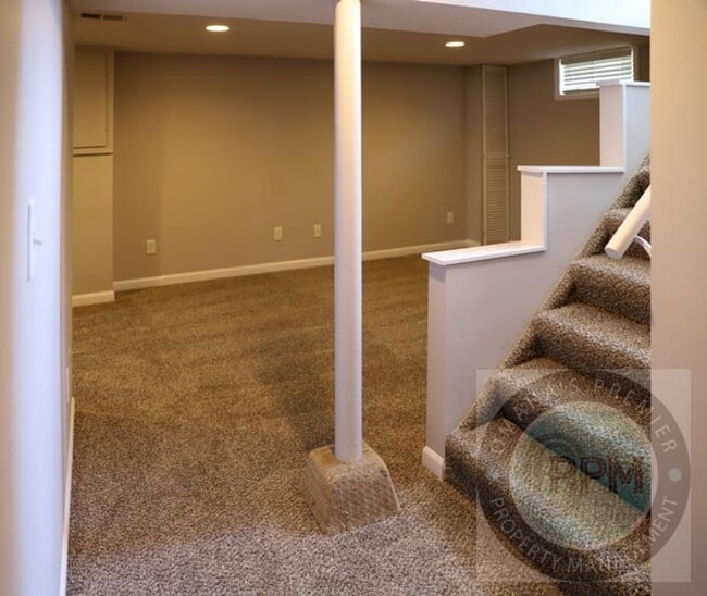 Building Photo - Move In Special  $600.00 off the Deposit!!...