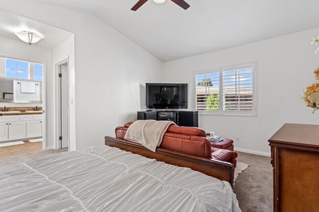 Building Photo - 4386 Willow Glen St