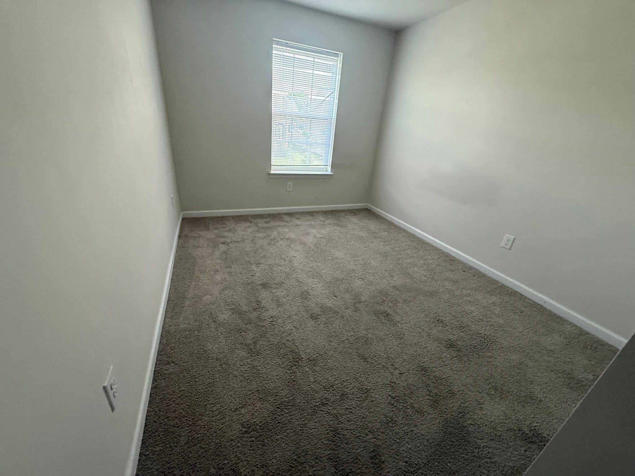 Building Photo - 392 Trego Avenue