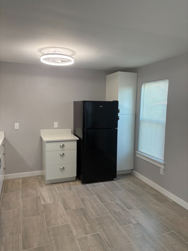 Building Photo - 519 Claride St