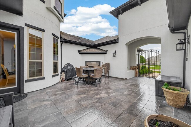 Building Photo - 2515 Avon Gate Ct