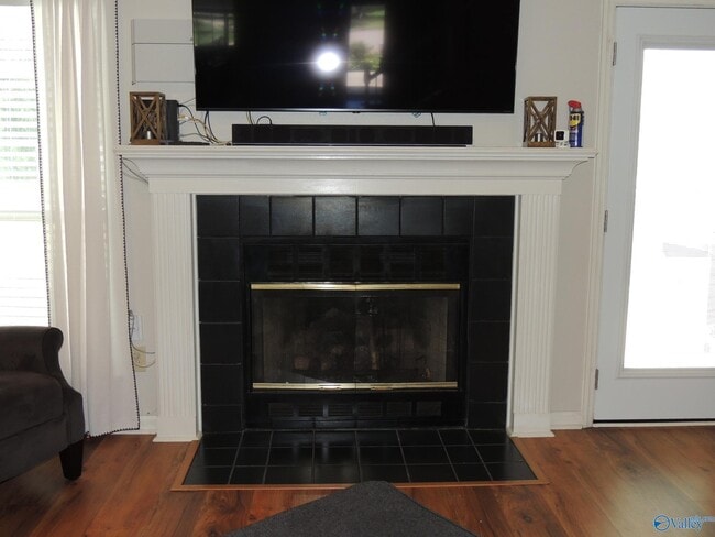 Building Photo - 104 Kestrel Ct SW