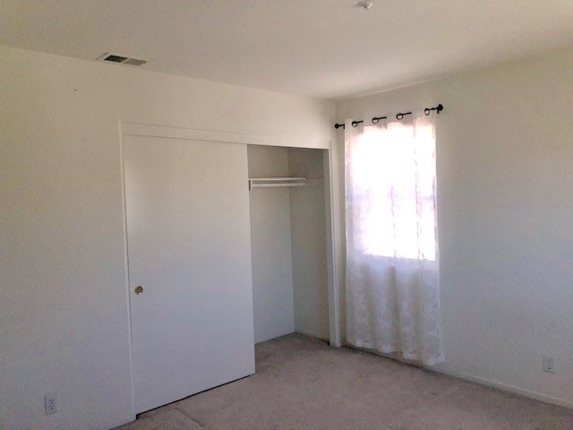 Building Photo - 440 Hart Dr