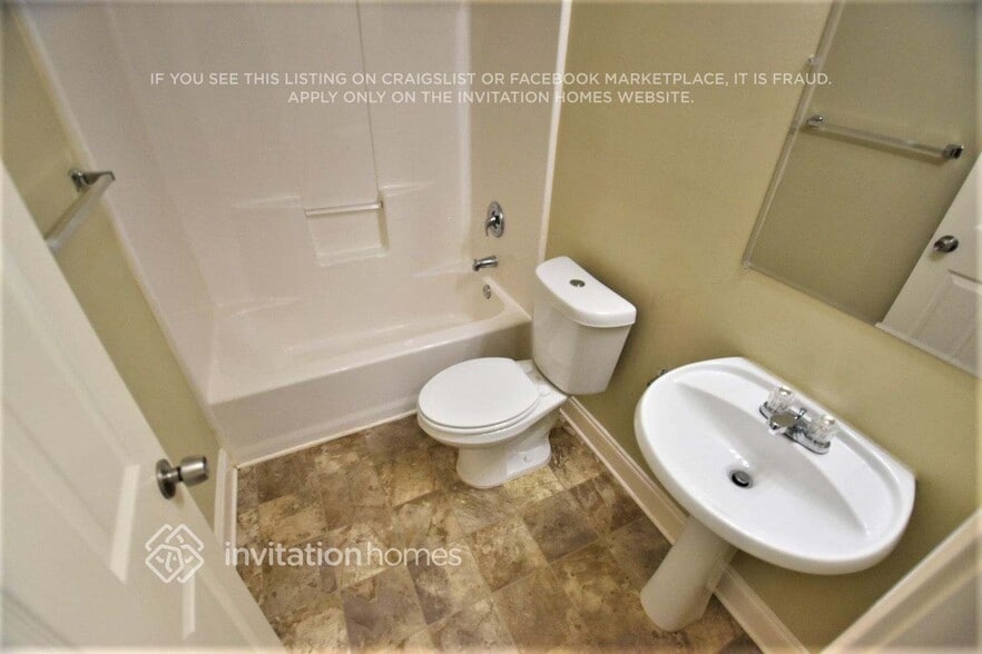 Building Photo - 7128 Ambercrest Ct