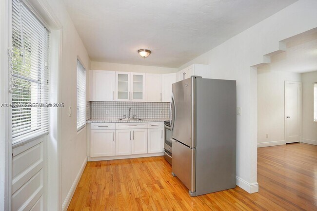 Building Photo - 27 Phoenetia Ave