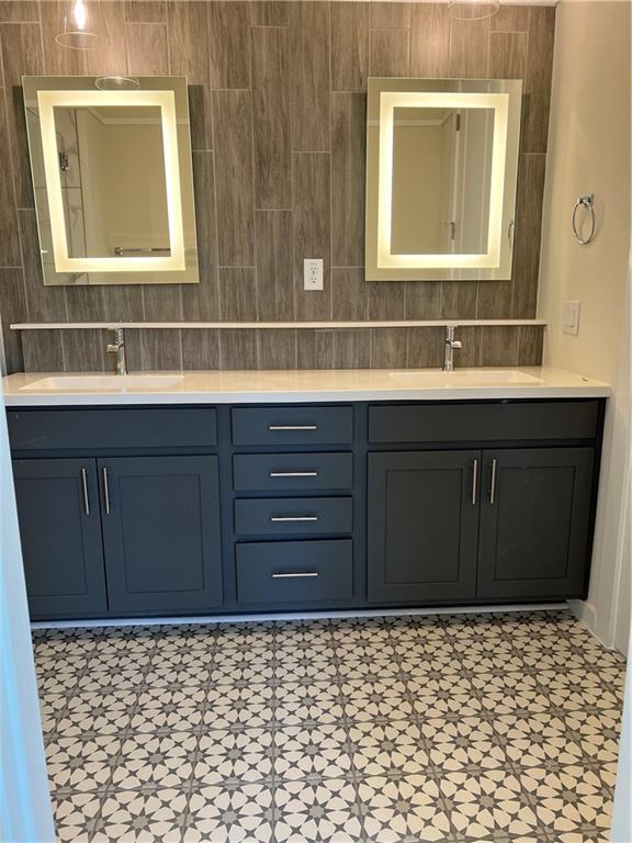 Building Photo - 12001 Vista Parke Dr