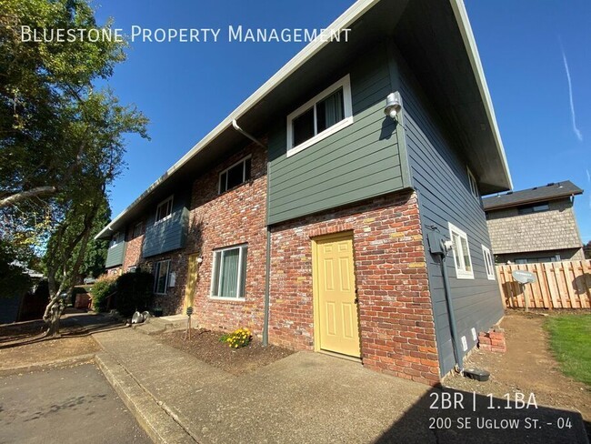 Building Photo - 200 SE Uglow St