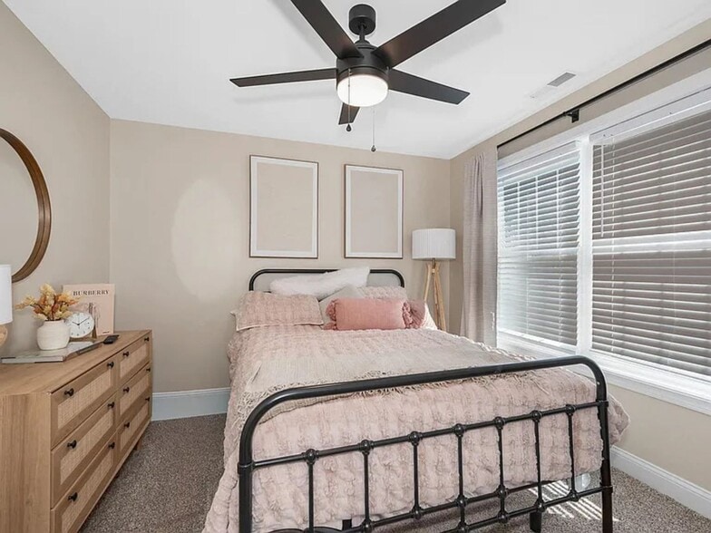 Building Photo - 3 Mt Pleasant St
