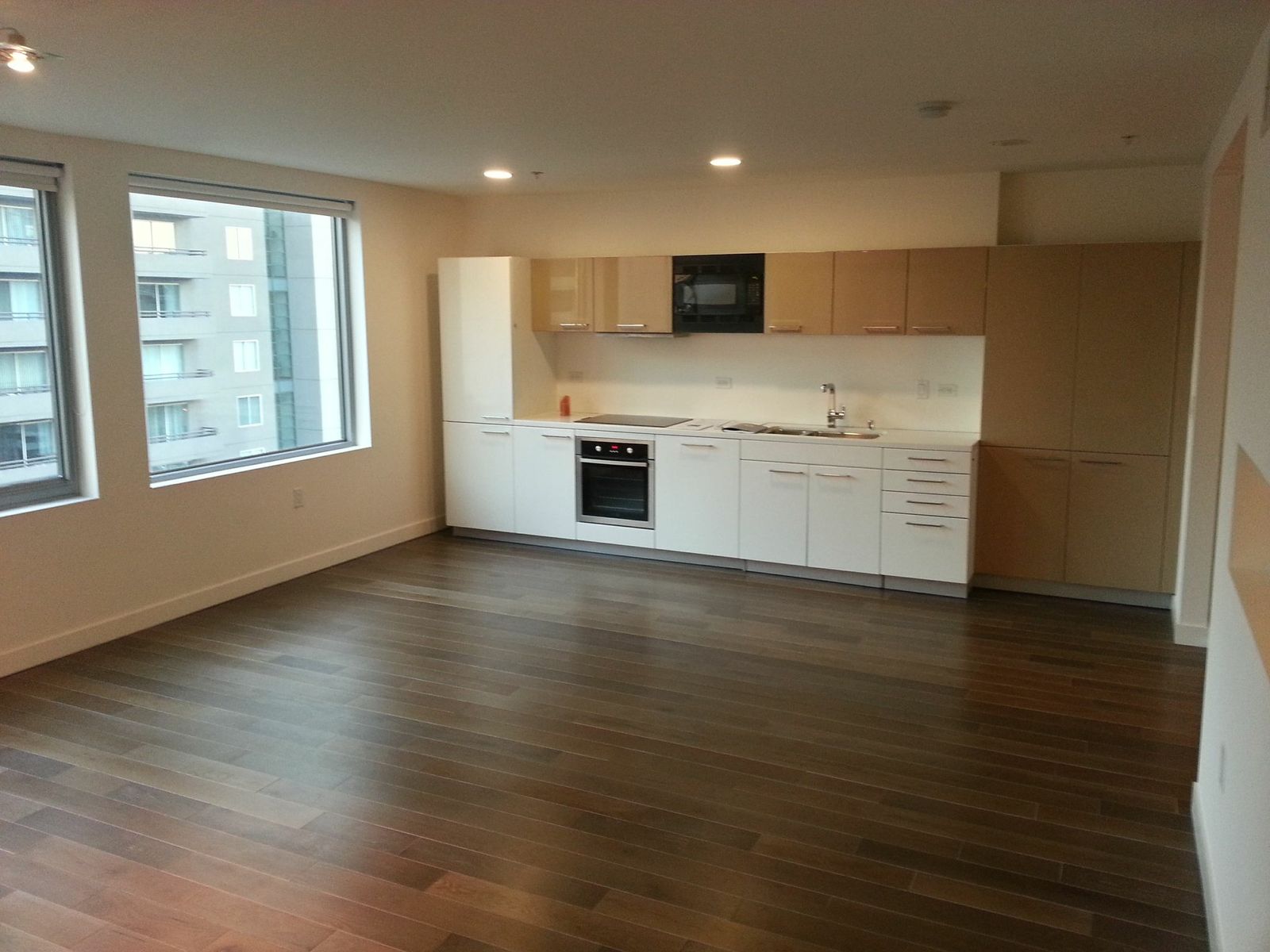 Concerto - 901 S Flower St