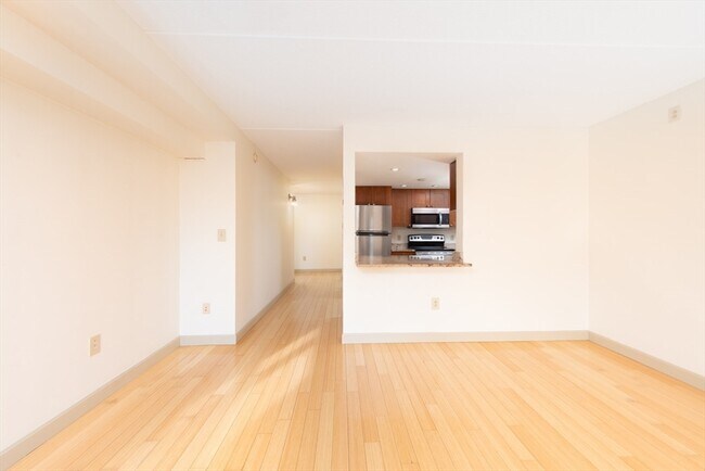 Building Photo - 108 Peterborough St