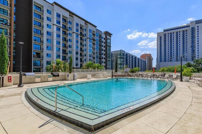 Building Photo - 100 S Eola Dr