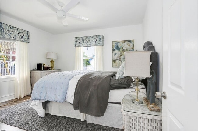 Building Photo - 10 S Troy Ave