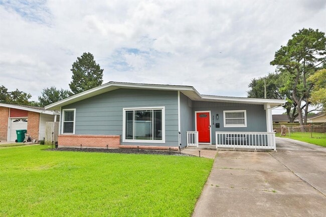 Building Photo - 3218 Cedarcrest Dr
