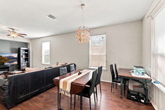 Building Photo - 4426 Semora Oak
