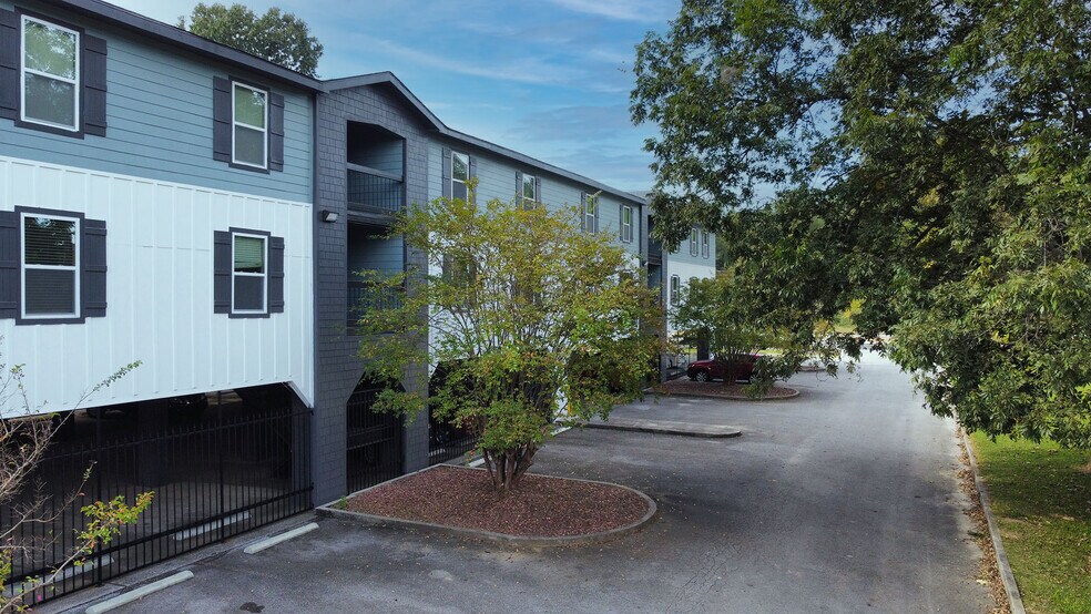 The Whitney 215 Main Ave Northport AL 35476 Apartment Finder