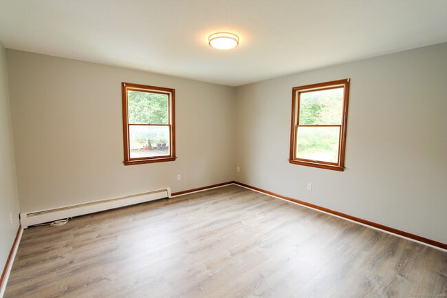 Building Photo - 17 Pinehurst Ave