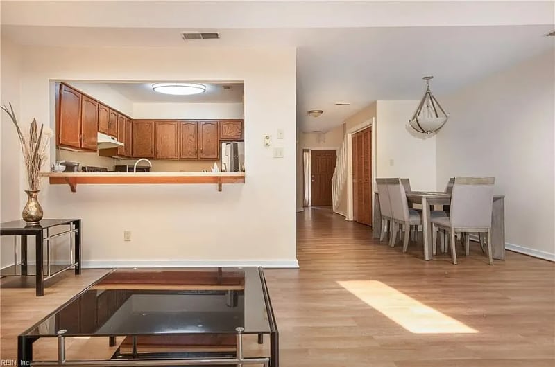 Building Photo - 205 Misty Point Ln