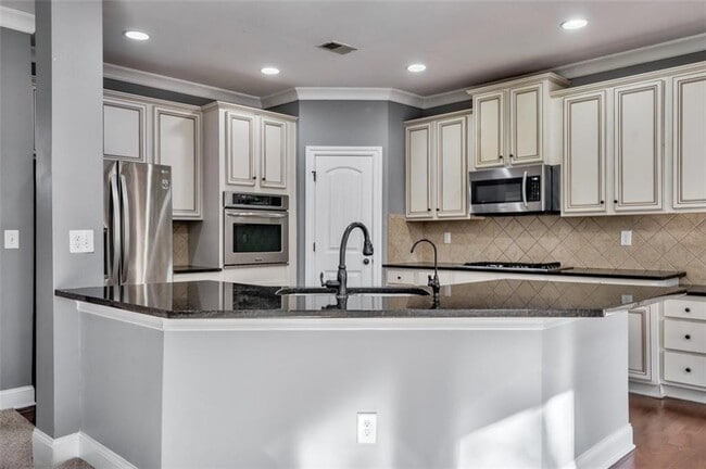 Building Photo - 5390 Breckinridge Ln