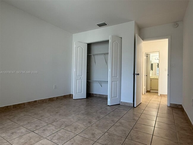 Building Photo - 746 NW 105th Pl