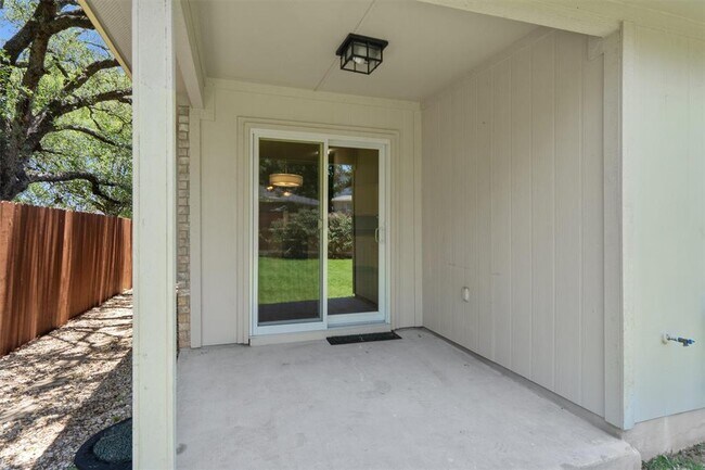 Building Photo - 2304 Jesse Owens Dr