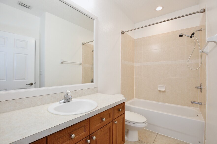 Building Photo - 11564 Mizzon Dr