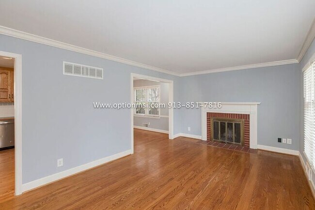 Building Photo - Ready for immediate move-in!