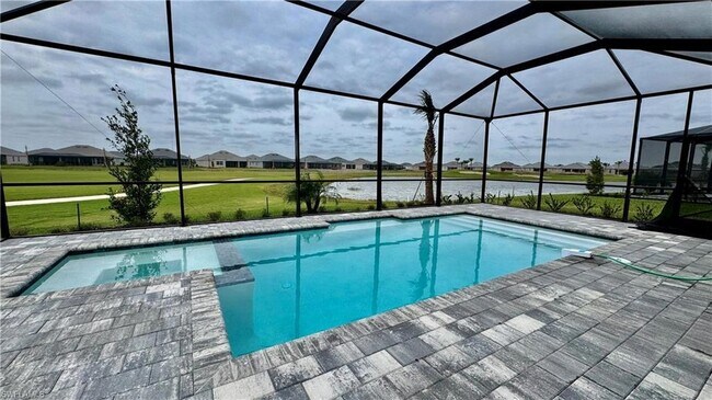 Building Photo - 15048 Pinehurst