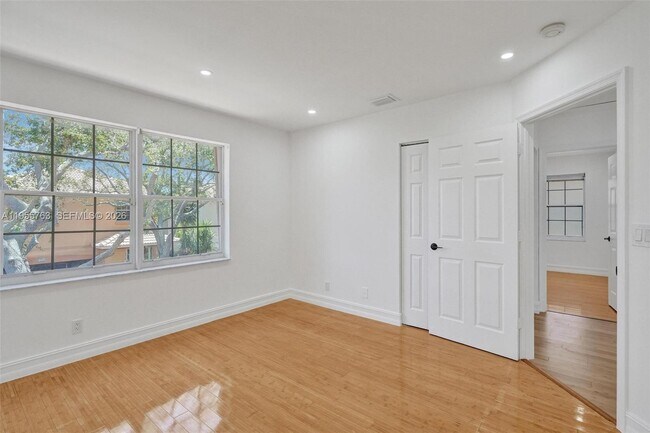 Building Photo - 1251 Hayes St