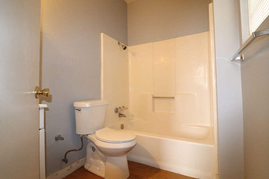 Building Photo - 1301 Avenue C
