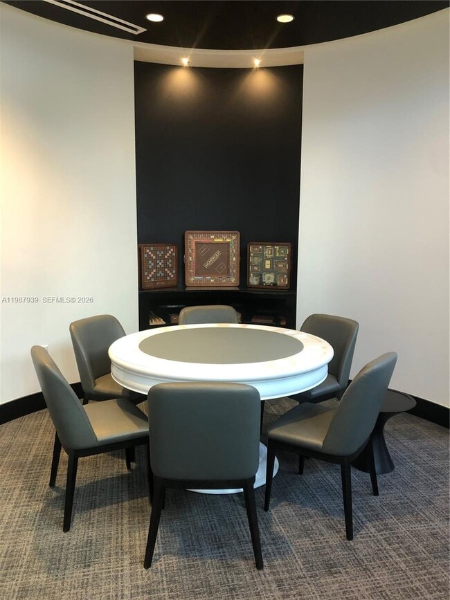 Building Photo - 851 NE 1st Ave