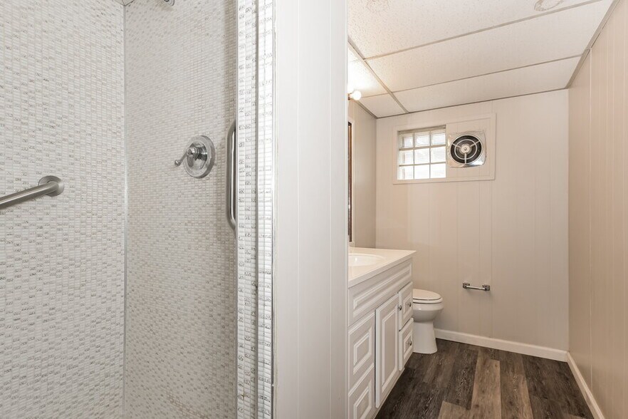 Building Photo - 605 Plantmore Dr