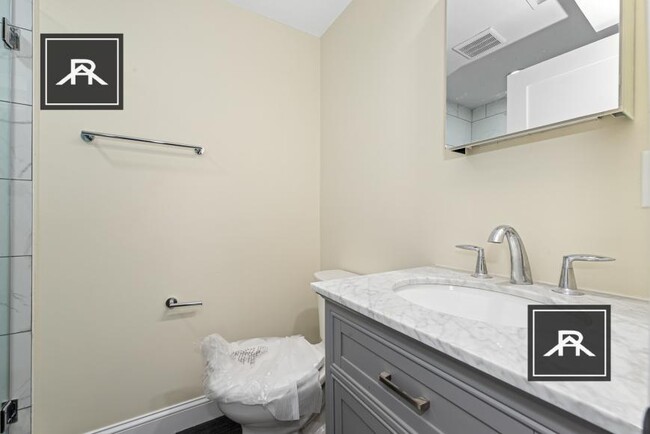 Building Photo - 7 bedroom in Medford MA 02155
