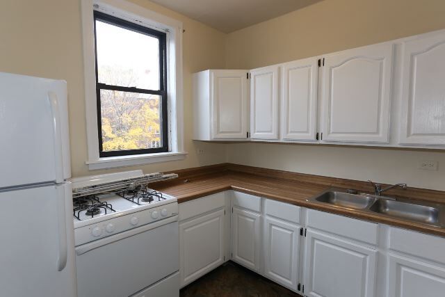 Building Photo - 3913 N Janssen Ave