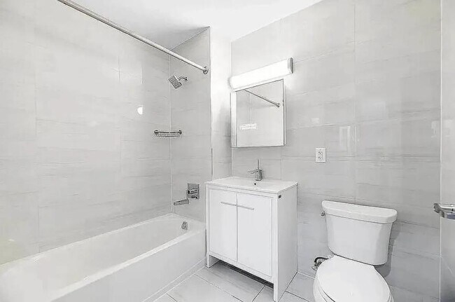 Building Photo - 0 bedroom in JACKSON HEIGHTS NY 11372