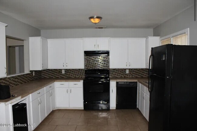 Building Photo - 2622 28th St