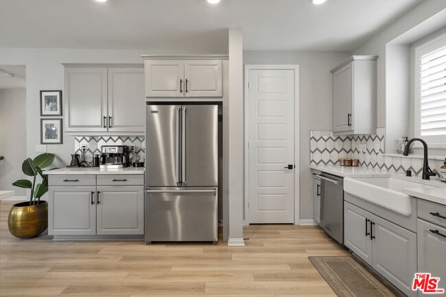 Building Photo - 756 Daniel Freeman Cir