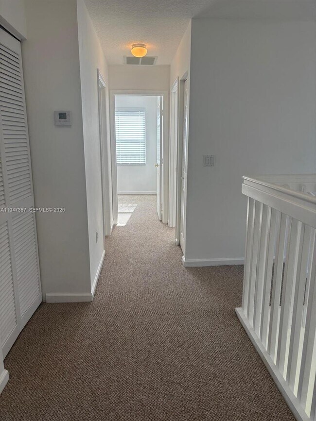 Building Photo - 15845 SW 49th Ct