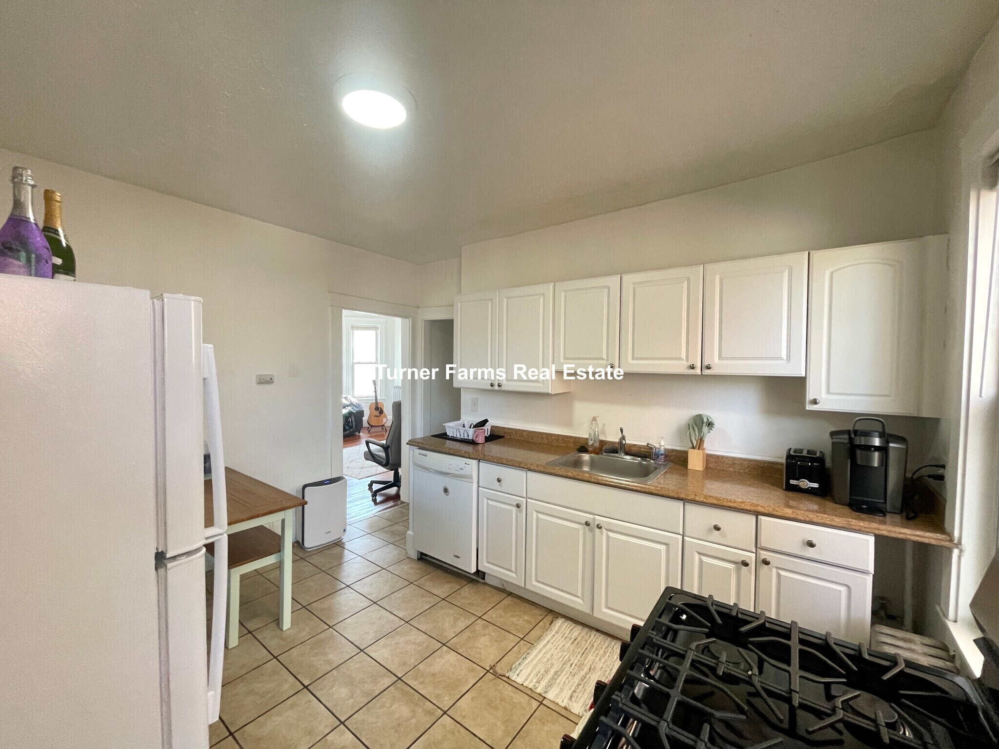 Building Photo - 162 Kelton St