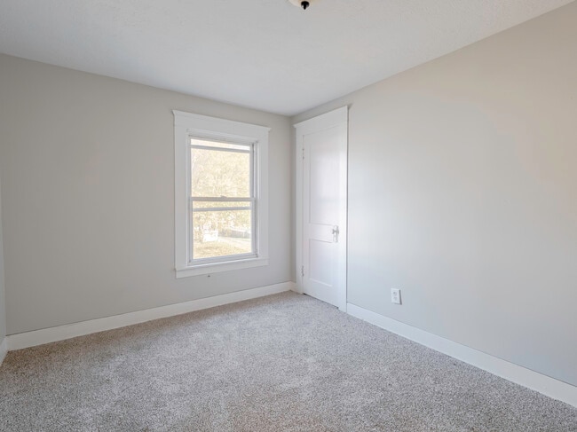 Building Photo - 540 Avon St