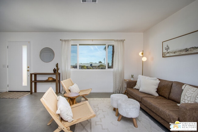 Building Photo - 4742 Ave La Flora Desierta