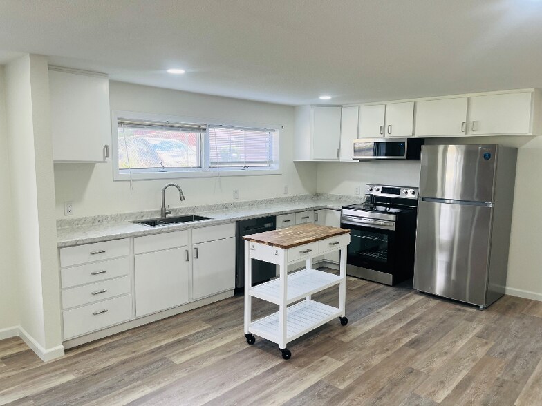 Primary Photo - 625 N 14th St