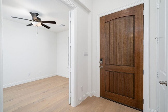 Building Photo - Beautiful 3BR Home with Office, Media Room & 3-Car Garage in Cambridge Crossing