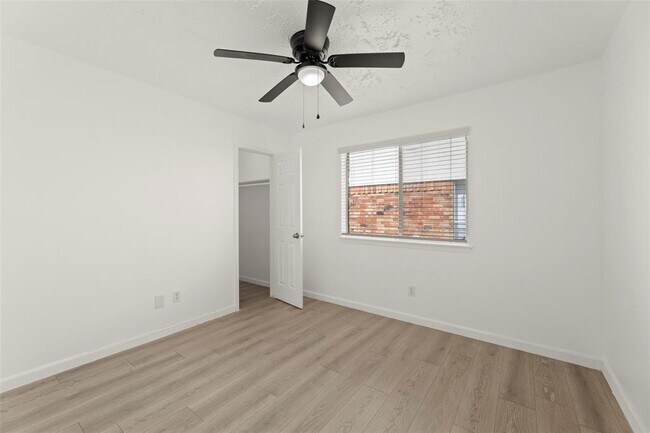 Building Photo - 419 Capehill Dr