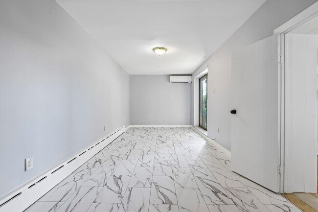 Building Photo - 628 Palisade Ave